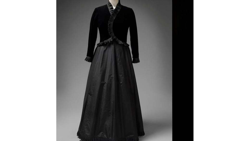 Самые запоминающиеся наряды, которые Елизавета II носила в молодости
