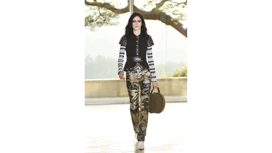 Утренний кофе: Япония от Louis Vuitton, пинап-макияж для лета