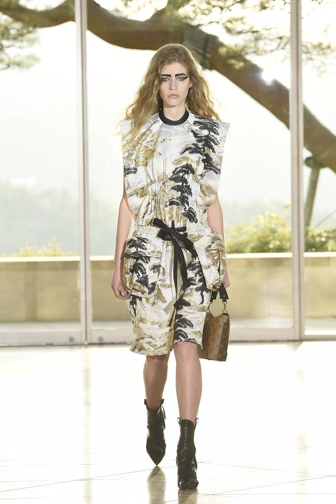Утренний кофе: Япония от Louis Vuitton, пинап-макияж для лета