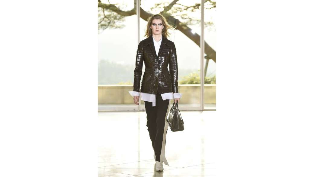Утренний кофе: Япония от Louis Vuitton, пинап-макияж для лета