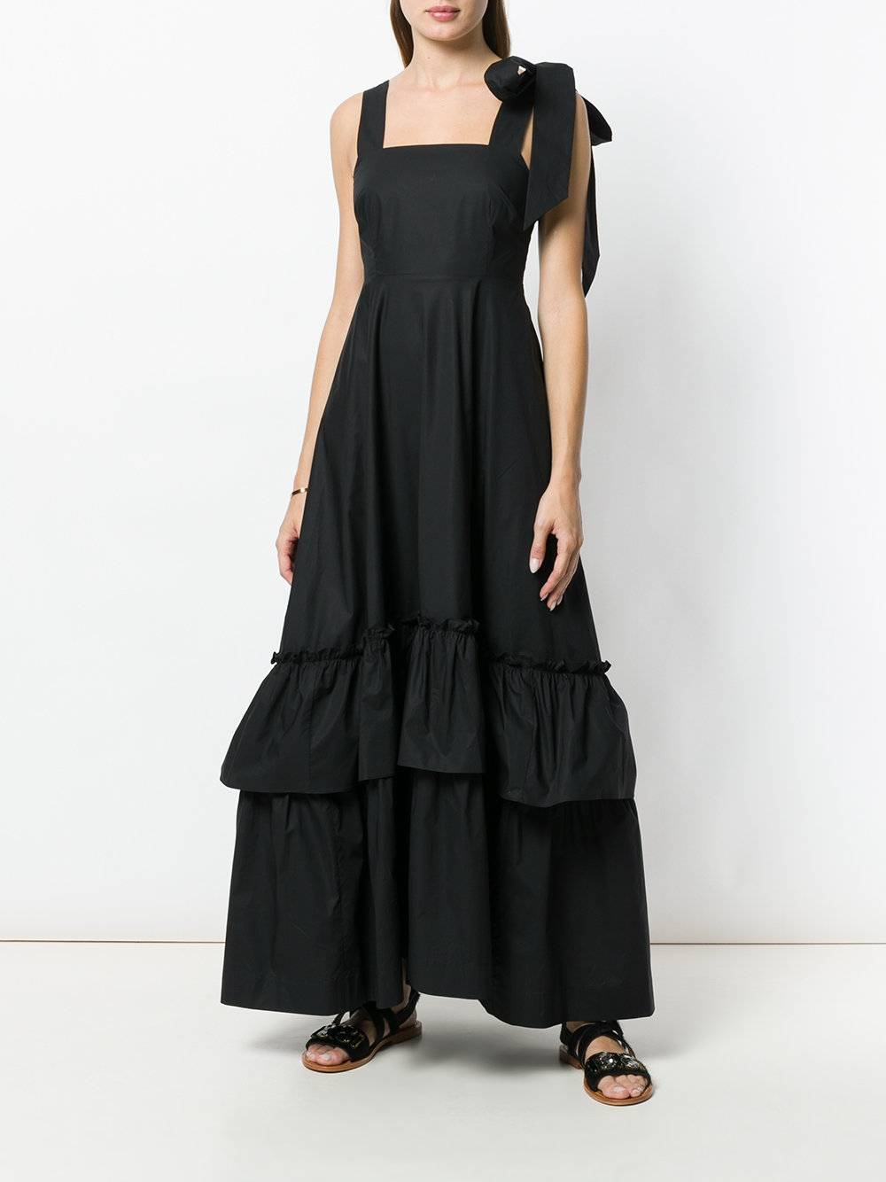 Модные тренды: Черное платье - must have этого лета