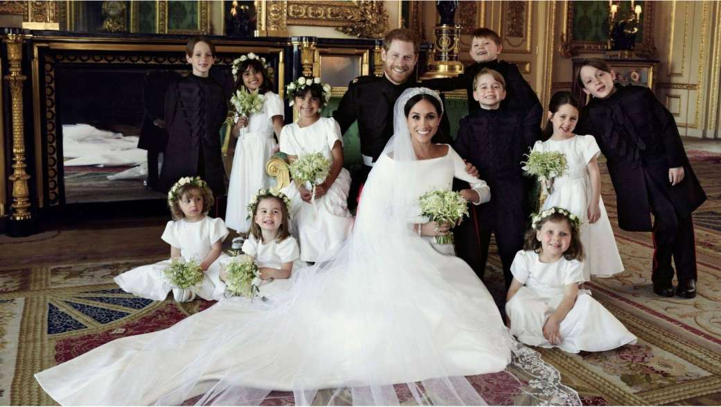 Первые официальные свадебные фотографии принца Гарри и Меган Маркл