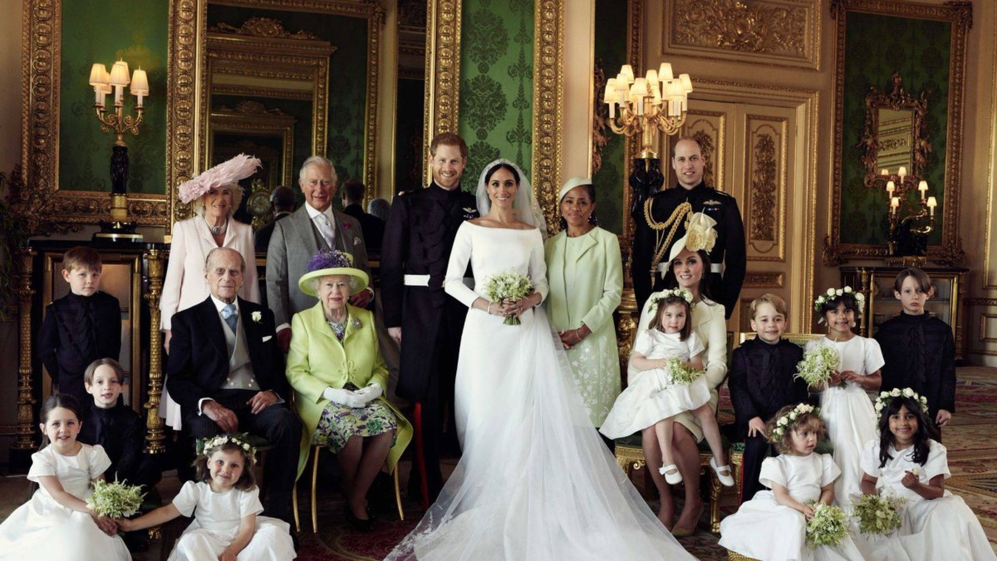 Первые официальные свадебные фотографии принца Гарри и Меган Маркл